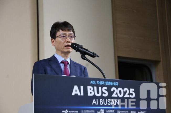 [AI BUS 2025] 이상엽 부산대 의무부총장 “AI, 인간의 창의성 증폭시키는 동반자” 대표이미지